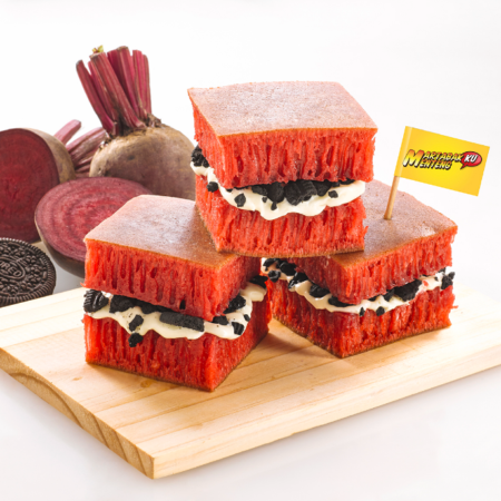 Red Velvet Cream Cheese Oreo