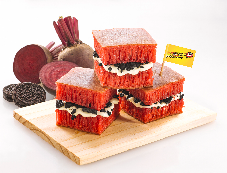 Red Velvet Cream Cheese Oreo